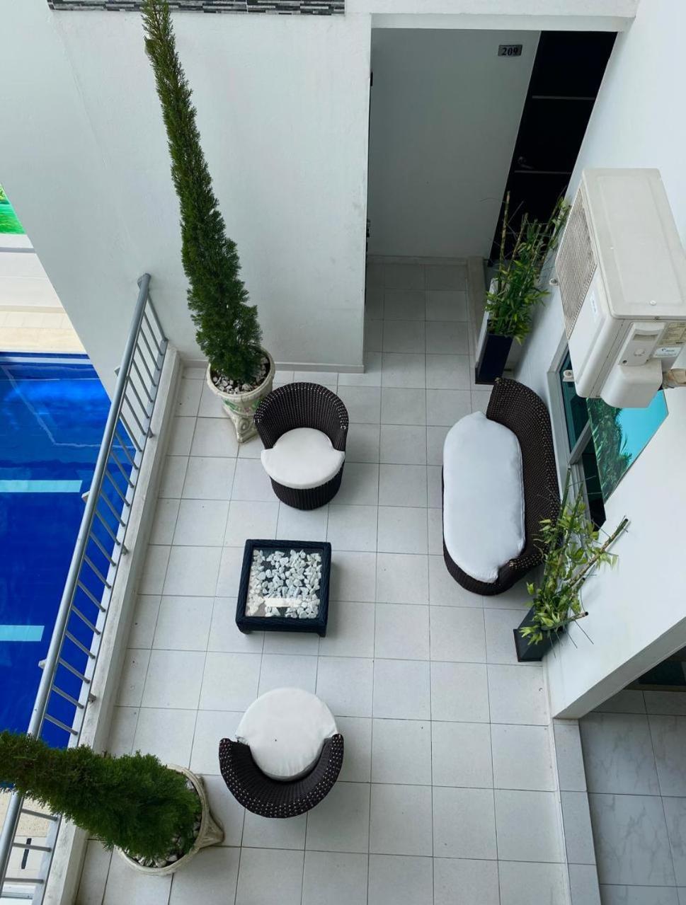 Hotel Suite Royal Melgar Exterior photo